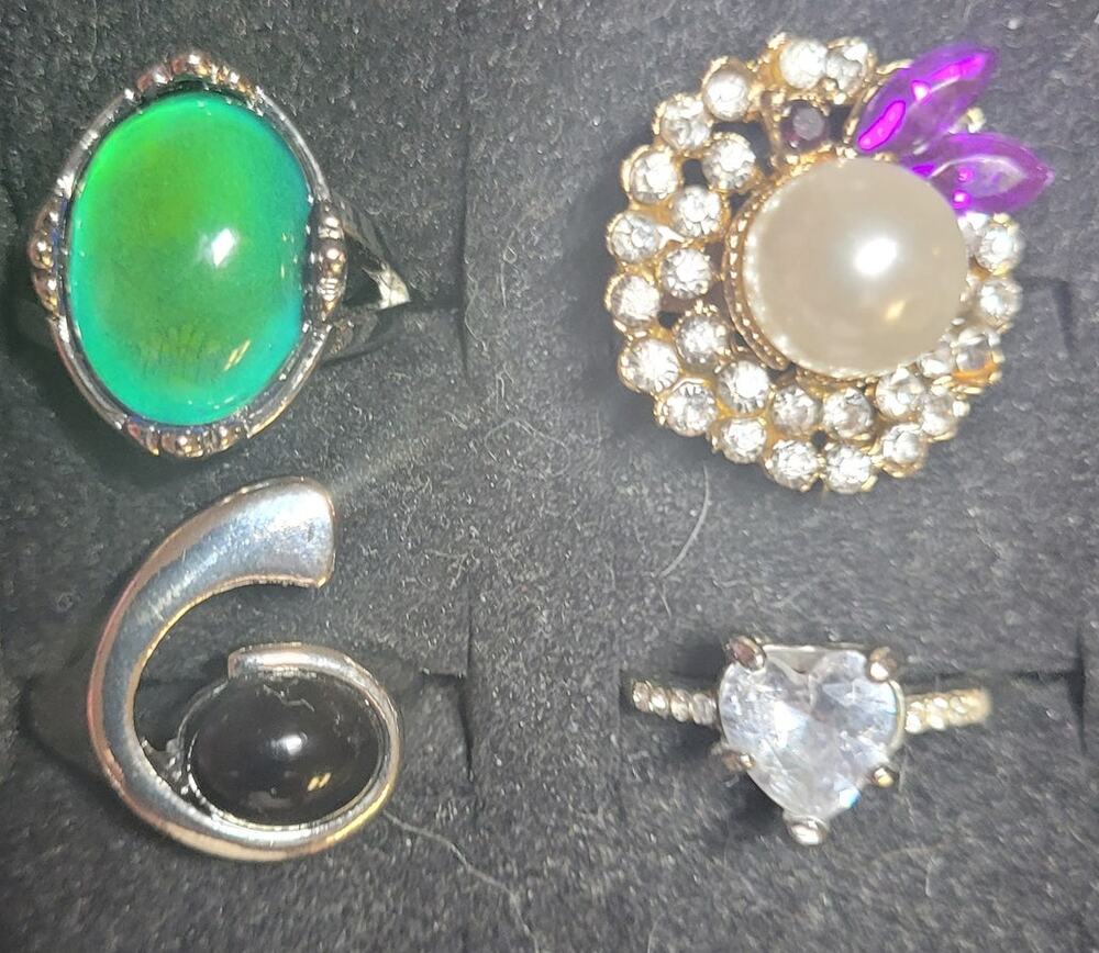 Womens Rings 4 Pc Lot Size 7.75 7 3/4 Mood Heart Abstract Rhinestones